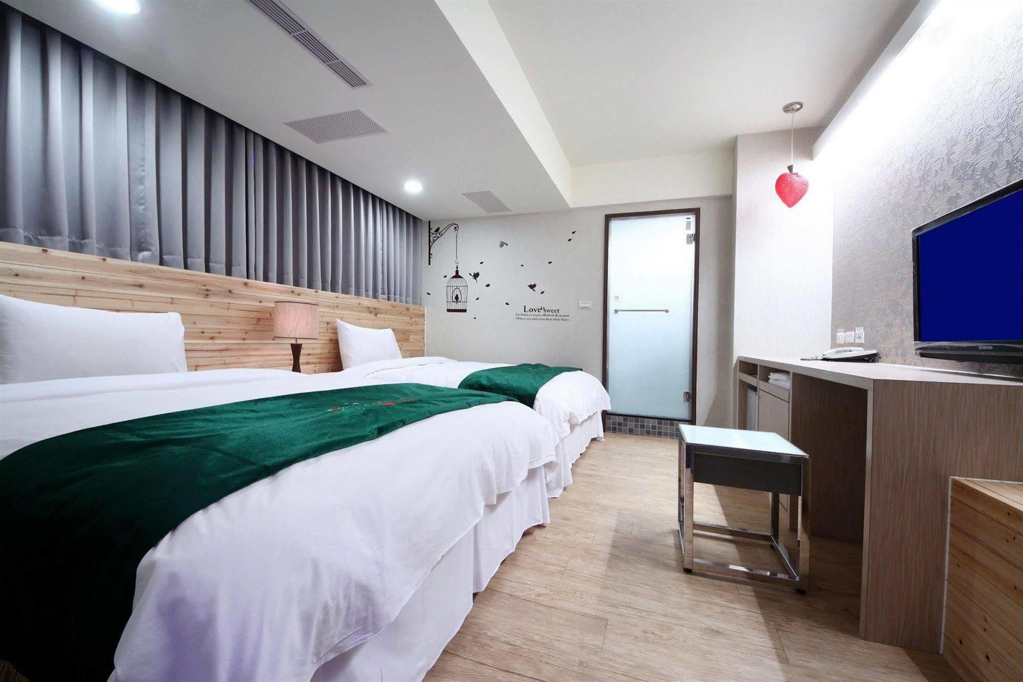 The Longstay Hotel Taipei Exterior photo