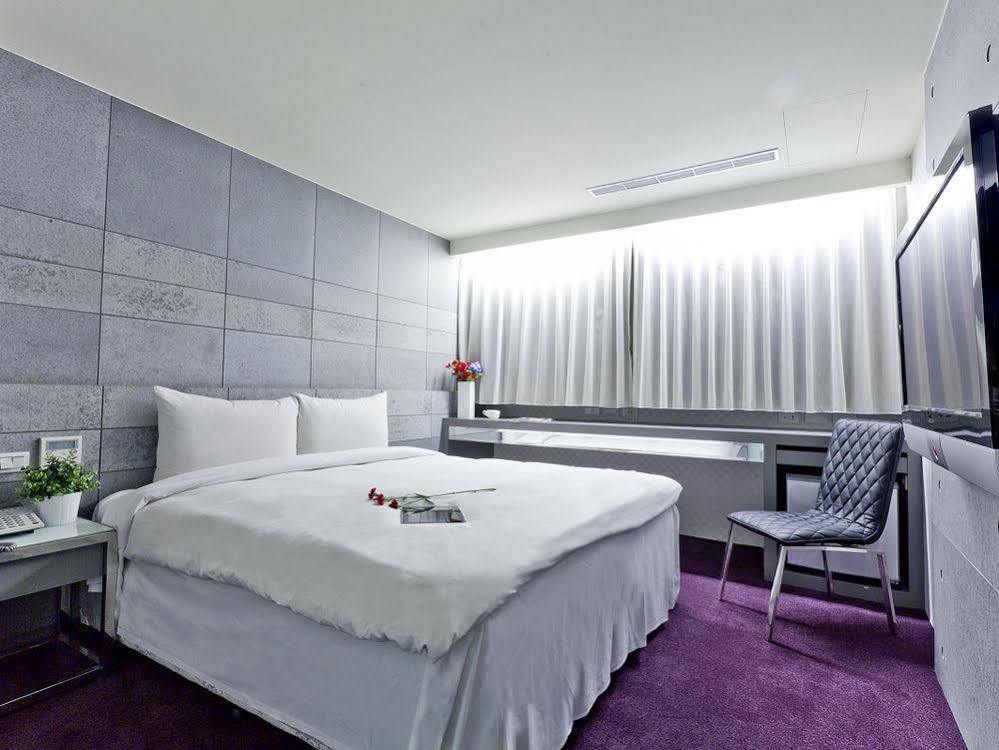 The Longstay Hotel Taipei Exterior photo